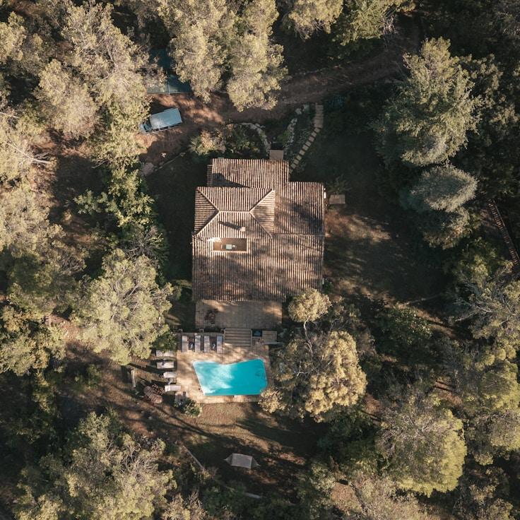 Outdoor terrace seating suitable for families in Toronto